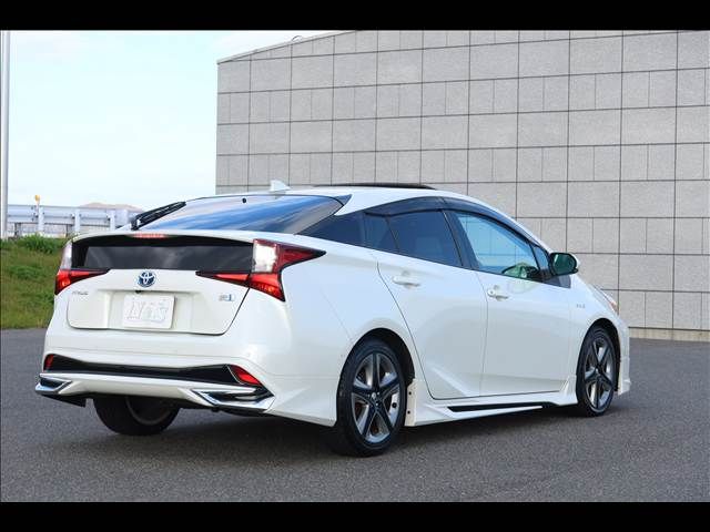 TOYOTA PRIUS 2019