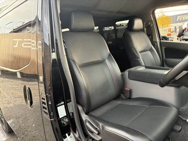 NISSAN NV350 CARAVAN 2012