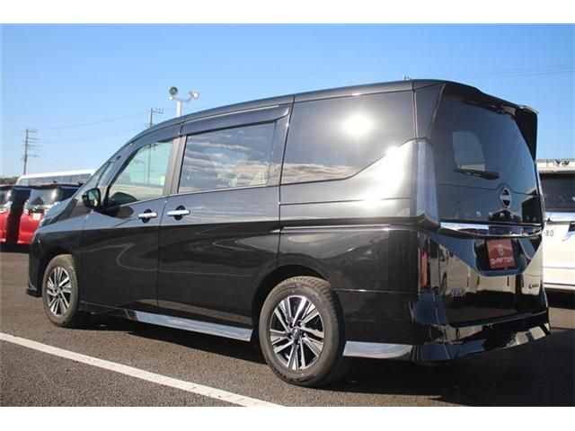 NISSAN SERENA  WG 2023