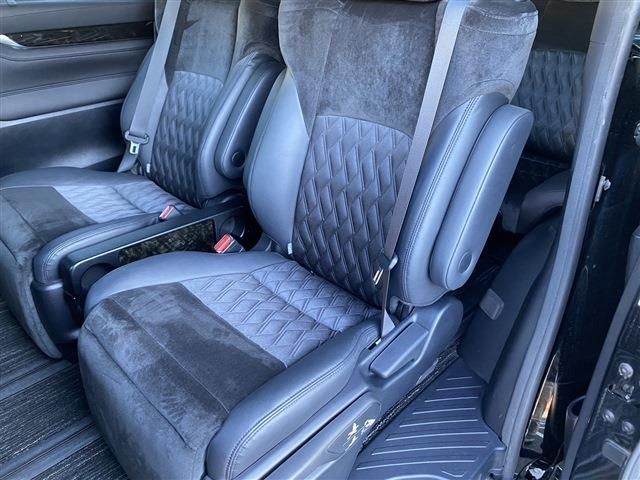 TOYOTA ALPHARD hybrid 4WD 2015