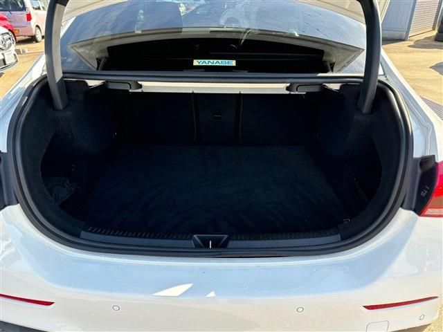 MERCEDES BENZ MERCEDES BENZ A class sedan 2021