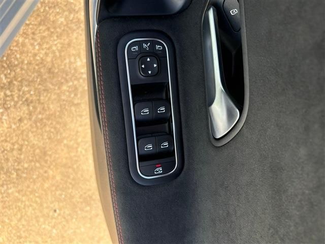 MERCEDES BENZ MERCEDES BENZ A class sedan 2021