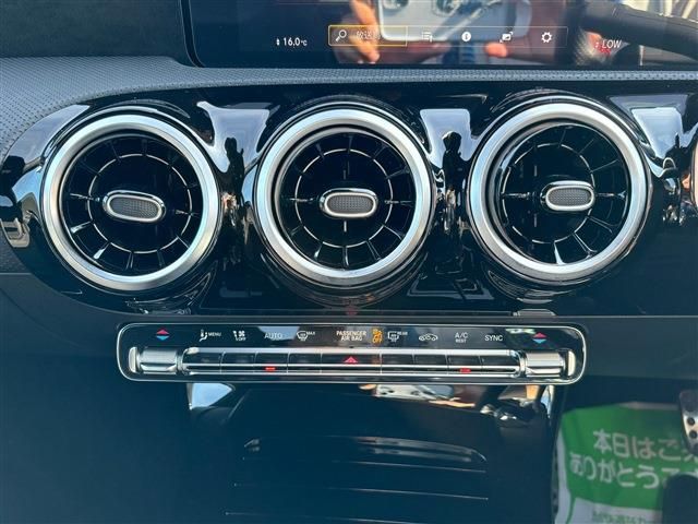 MERCEDES BENZ MERCEDES BENZ A class sedan 2021