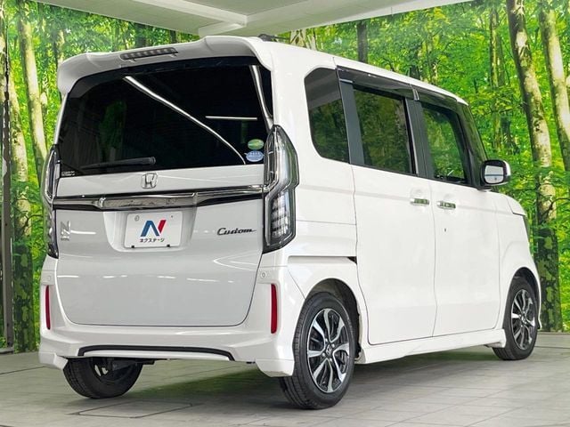 HONDA N BOX CUSTOM 2018