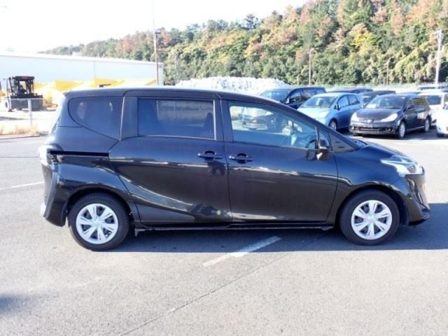 TOYOTA SIENTA 2019