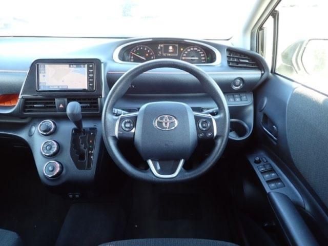 TOYOTA SIENTA 2019