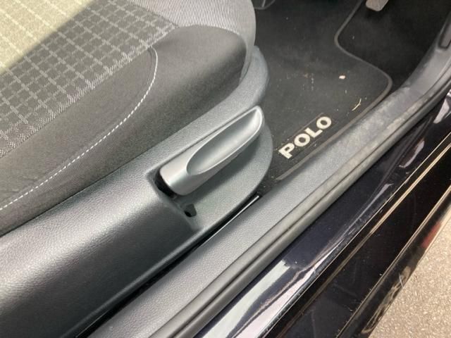 VOLKSWAGEN VOLKSWAGEN POLO 2016