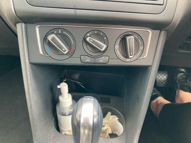 VOLKSWAGEN VOLKSWAGEN POLO 2016