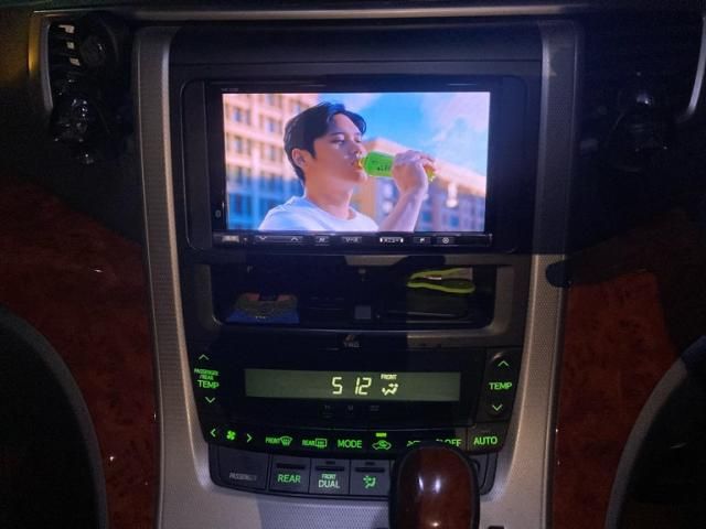 TOYOTA VELLFIRE 2009