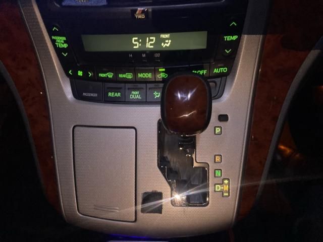 TOYOTA VELLFIRE 2009