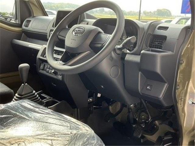 DAIHATSU HIJET truck 4WD 2025