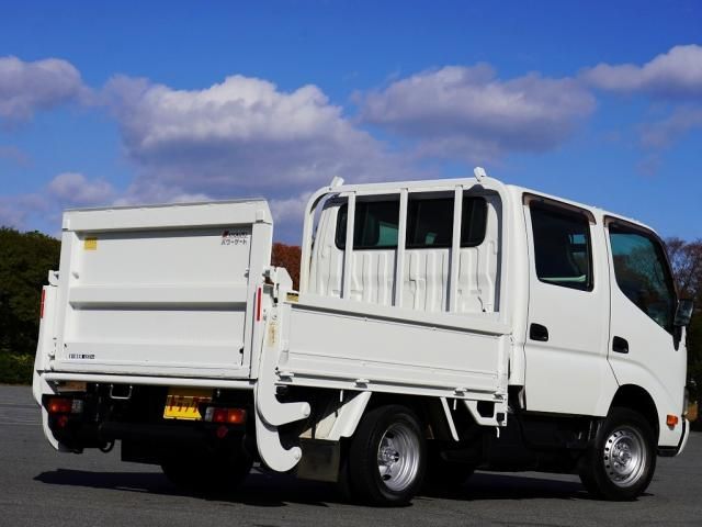 TOYOTA DYNA 2015
