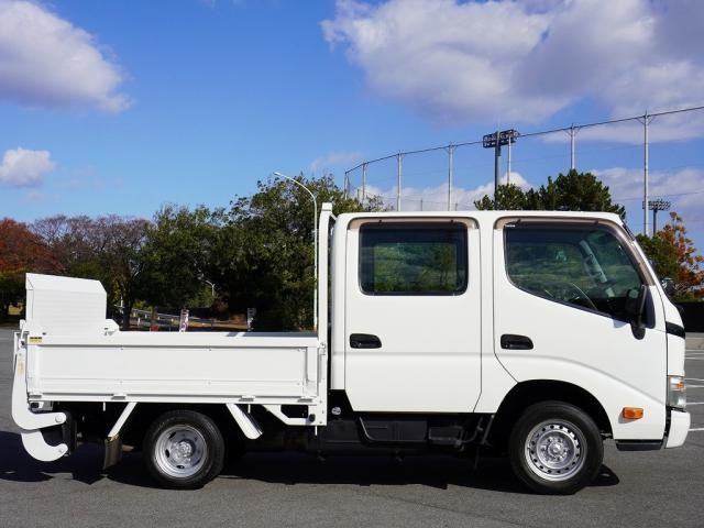 TOYOTA DYNA 2015