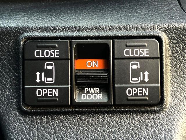 TOYOTA SIENTA HYBRID 2021