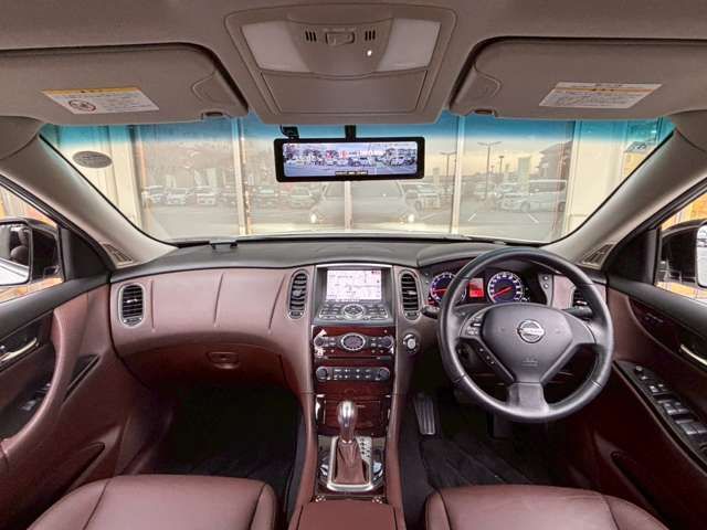 NISSAN SKYLINE CROSSOVER 2010