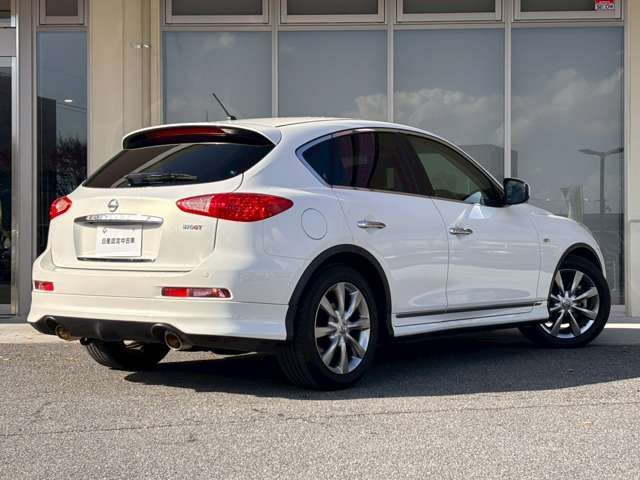 NISSAN SKYLINE CROSSOVER 2010