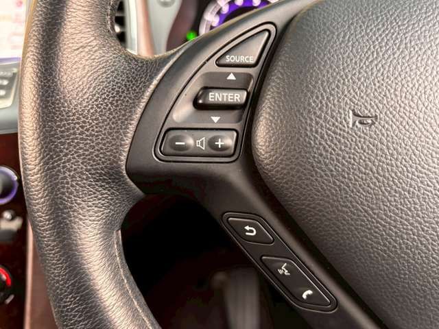 NISSAN SKYLINE CROSSOVER 2010