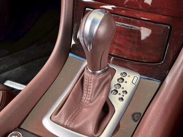 NISSAN SKYLINE CROSSOVER 2010