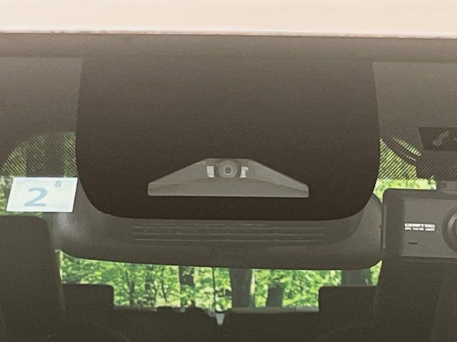 TOYOTA VOXY HYBRID 2023