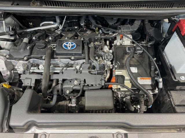 TOYOTA VOXY HYBRID 2023