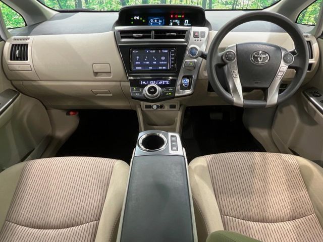 TOYOTA PRIUS Alpha 2019