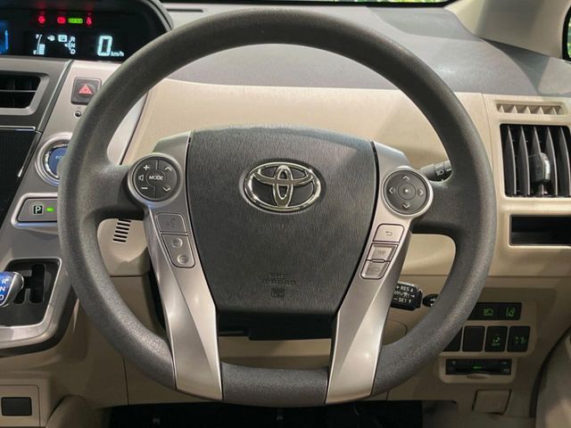 TOYOTA PRIUS Alpha 2019
