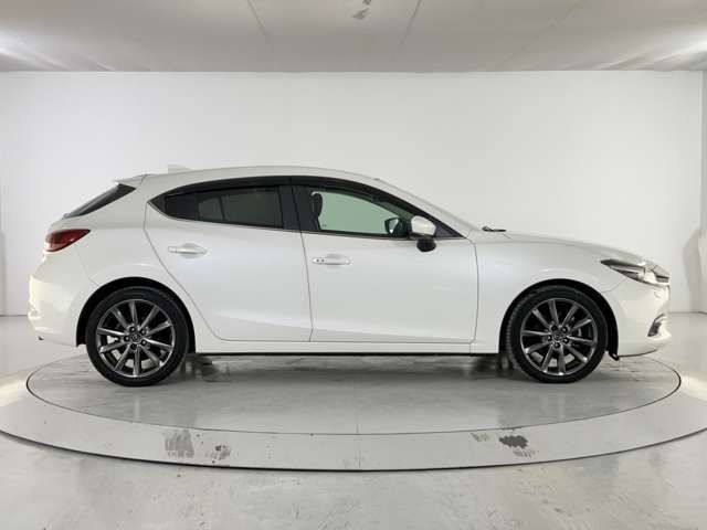 MAZDA AXELA SPORTS 2017