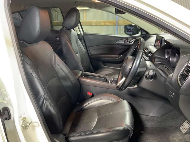 MAZDA AXELA SPORTS 2017