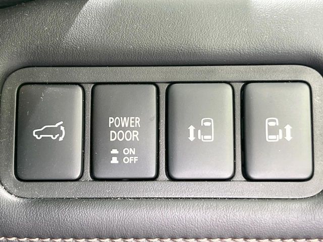 MITSUBISHI DELICA D:5 4WD 2023