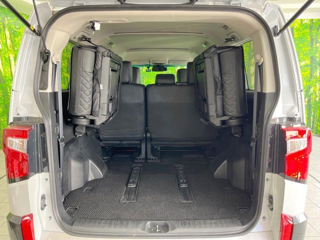 MITSUBISHI DELICA D:5 4WD 2023