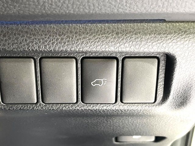 TOYOTA HARRIER 2WD 2015