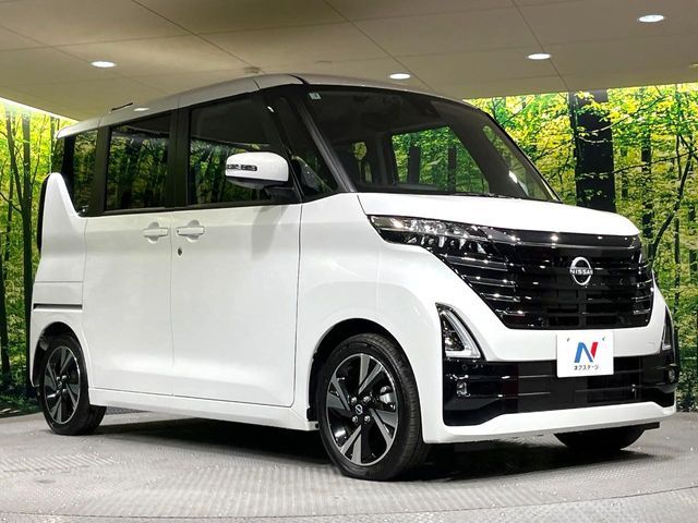 NISSAN ROOX 2025