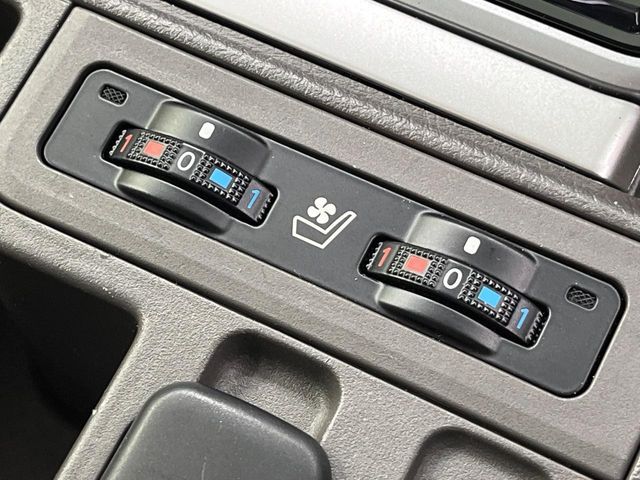 TOYOTA LANDCRUISER PRADO 2023