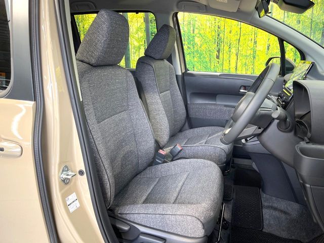 TOYOTA SIENTA HYBRID 2025