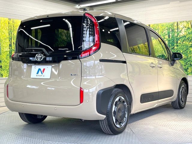 TOYOTA SIENTA HYBRID 2025