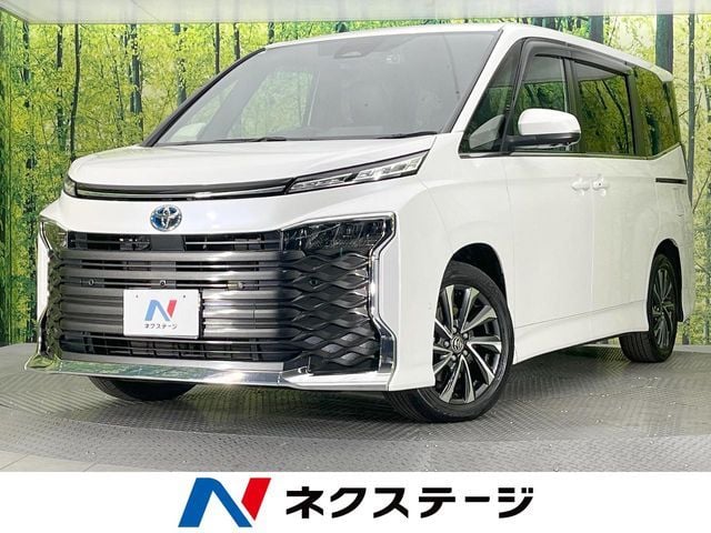 TOYOTA VOXY HYBRID 2023