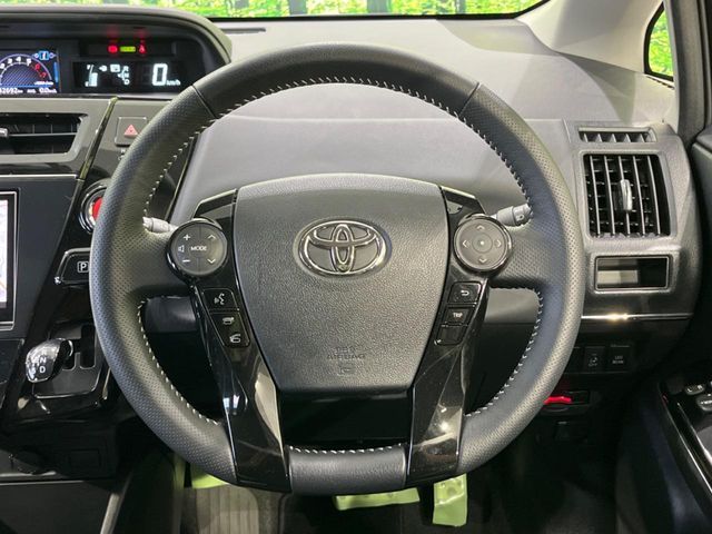 TOYOTA PRIUS Alpha 2017