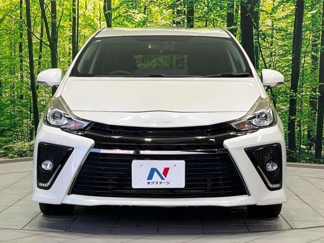 TOYOTA PRIUS Alpha 2017