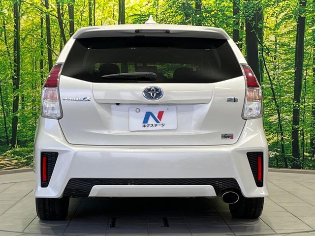 TOYOTA PRIUS Alpha 2017