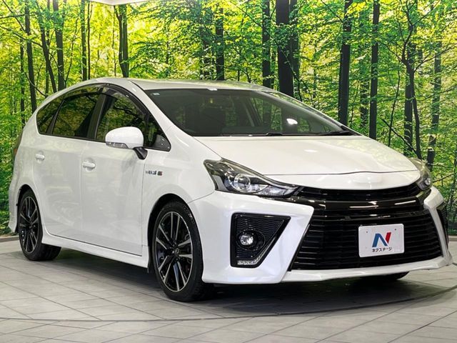 TOYOTA PRIUS Alpha 2017