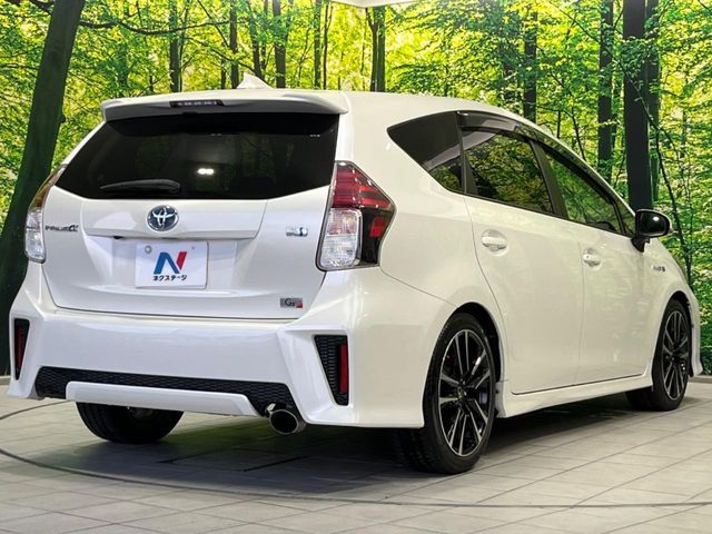 TOYOTA PRIUS Alpha 2017