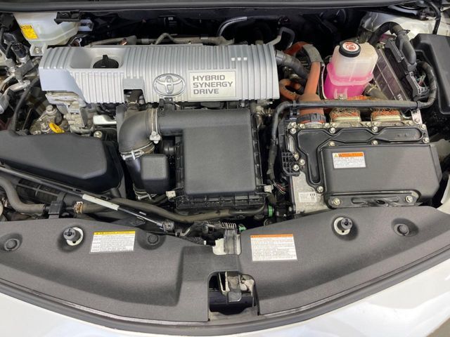 TOYOTA PRIUS Alpha 2017