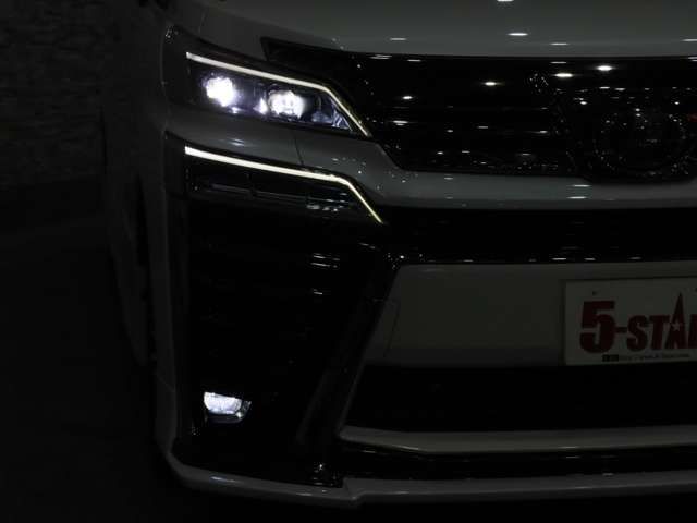 TOYOTA VELLFIRE 4WD 2018