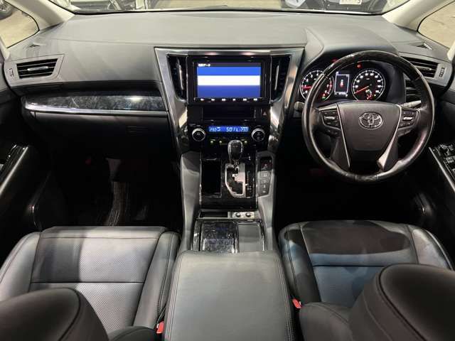 TOYOTA VELLFIRE 4WD 2018