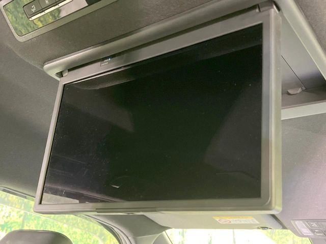 TOYOTA VOXY HYBRID 2022