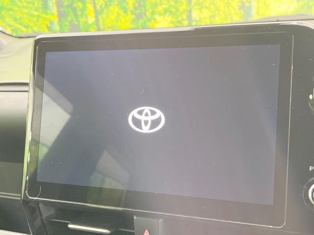 TOYOTA VOXY HYBRID 2022