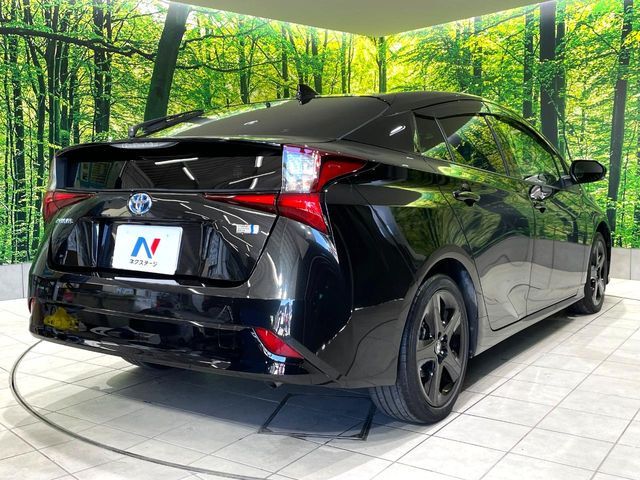 TOYOTA PRIUS 2022