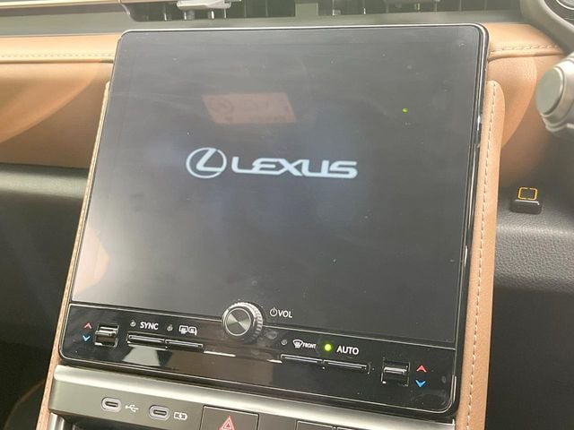 TOYOTA LEXUS LBX 2024