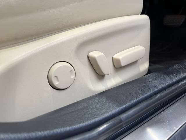 TOYOTA CROWN MAJESTA HYBRID 2014