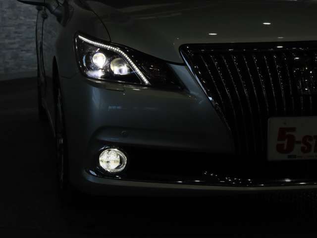 TOYOTA CROWN MAJESTA HYBRID 2014